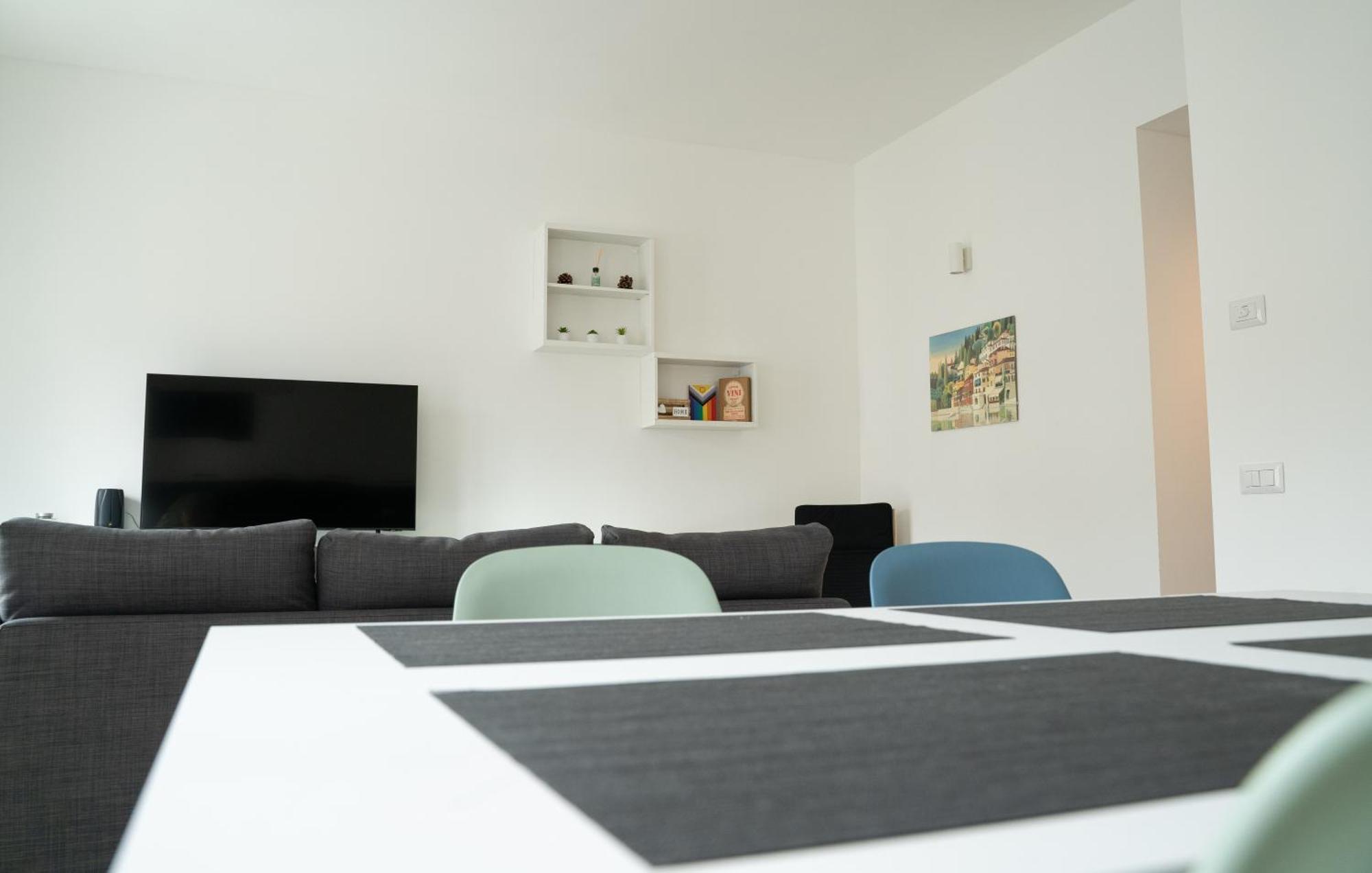 Ferienwohnung Piazza XX Settembre - Feel The Centre Lecco Exterior foto